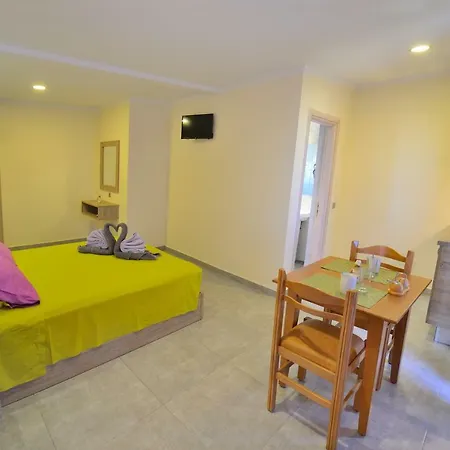 Callista Sea View Or Garden Apartament Kíssamos